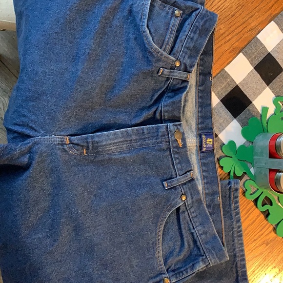 Blue jeans - Picture 2 of 3